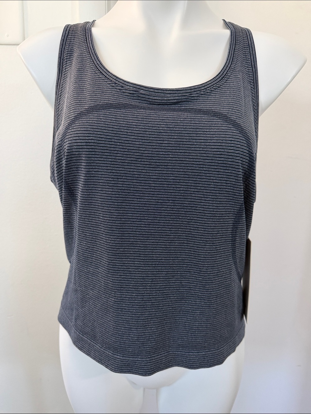 Lululemon - Swiftly Tech Scoopneck 2.0 *Race - NWT